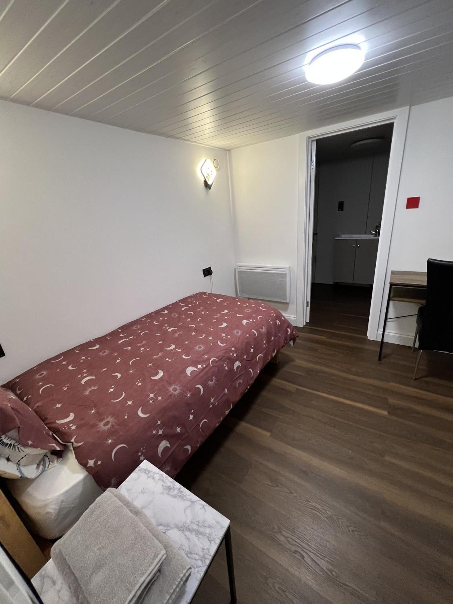 Welsh Holiday Accommodation - Modern Living 彭布罗克 外观 照片
